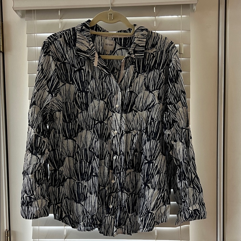 NIC+ZOE Black and White Abstract Print Button-Down Shirt